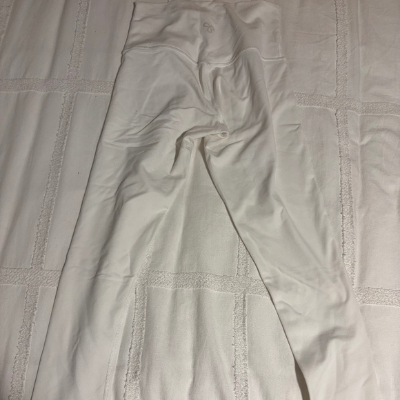 TNA Action Leggings – White (Size S) - Picture 3 of 3